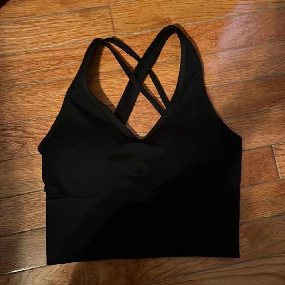Black workout top